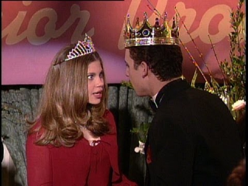 Cory wants to leave the prom so that he and Topanga can have sex