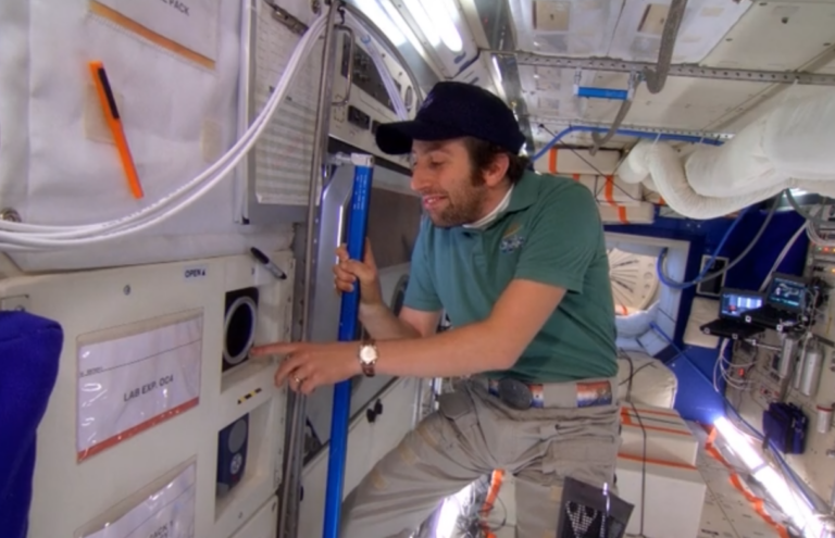 How Did They Shoot Howard In Space