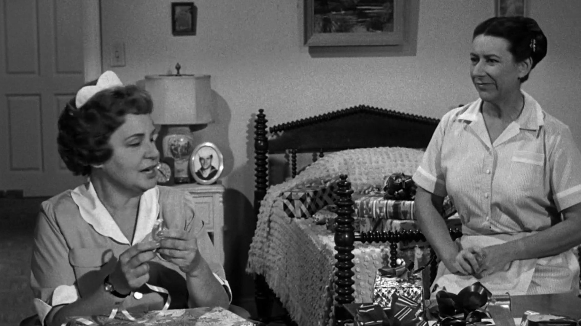 classic-1960s-christmas-17-hazel-hazel-s-christmas-shopping