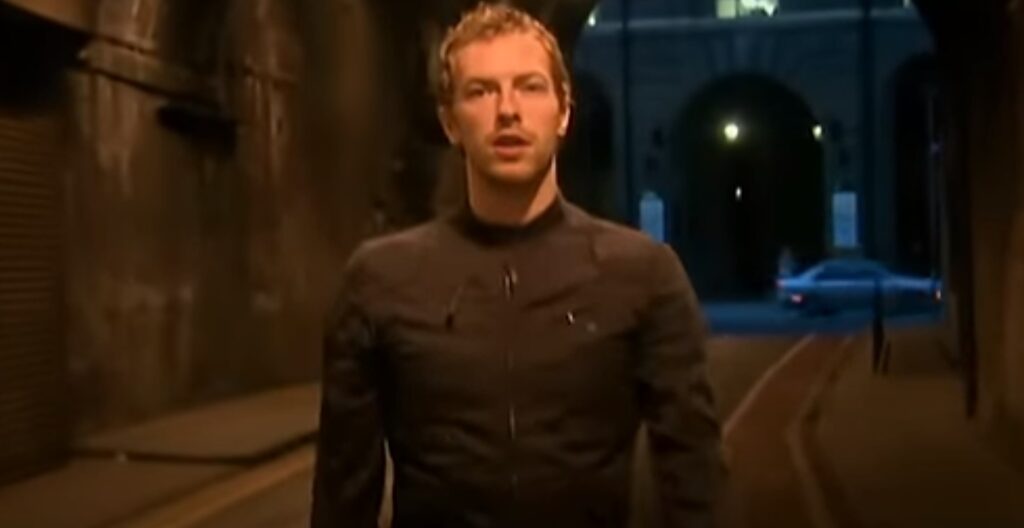 Chris Martin singing "Fix You"