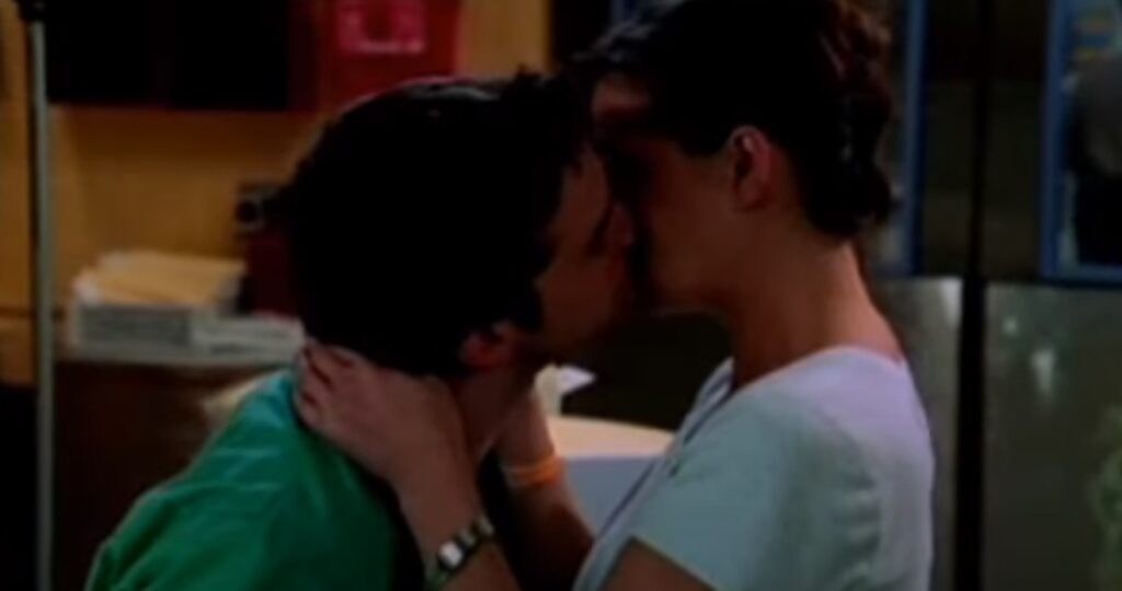 Carter and Abby kissing on ER