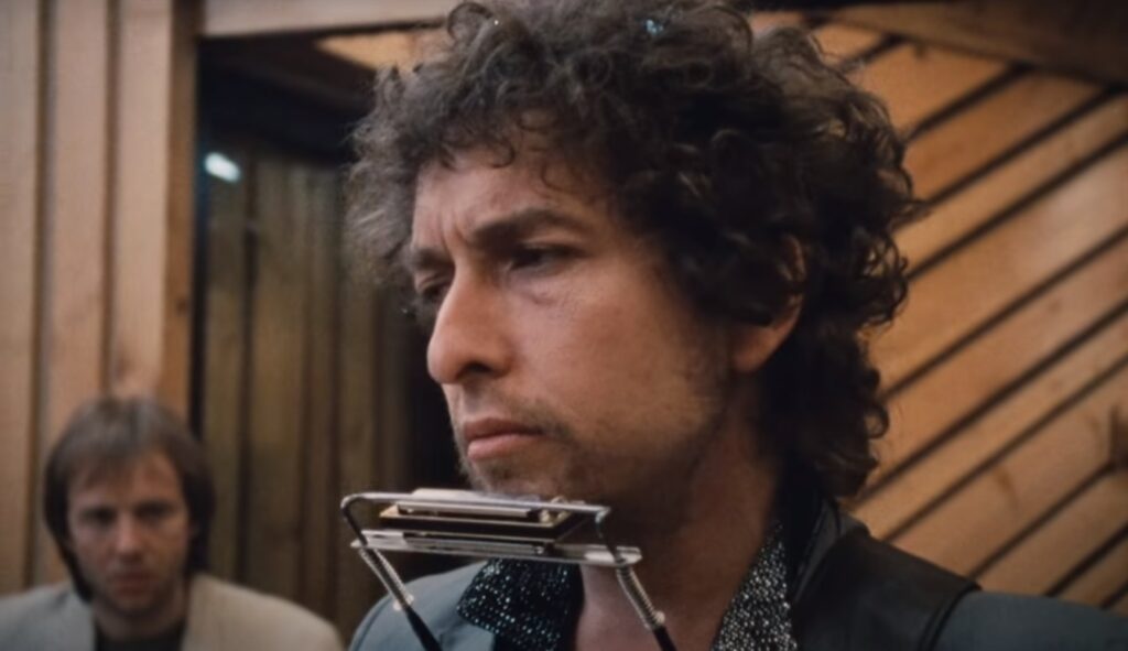 Bob Dylan singing "License to Kill"
