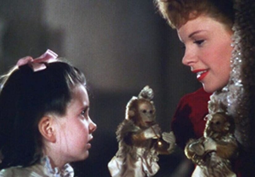 Judy sings a Christmas classic