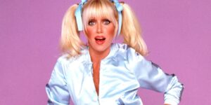 Suzanne Somers posing